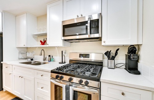 Lincoln Acres Apartamento | Pet-Friendly San Diego Studio ~ 14 Mi to Downtown