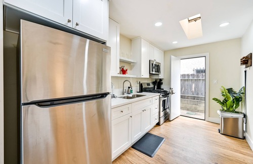 Lincoln Acres Apartamento | Pet-Friendly San Diego Studio ~ 14 Mi to Downtown