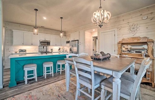 Clayton Casa | Pet Friendly Scenic Mountain Retreat Hiking Firepit Wifi - Stargazer Hideaway