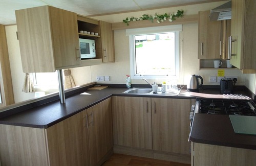Flamborough Cabina | Yellow Hammer, Thornwick Bay