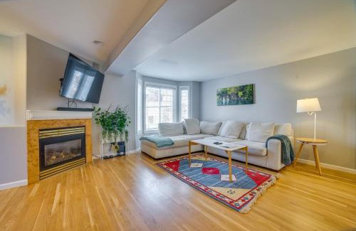 Licton Springs Casa | Pet-Friendly Seattle Townhome Less Than 1 Mile to Lake!
