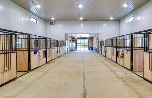 Highland Center Apartamento | Pet-Friendly Selma Studio w/ On-Site Ranch!
