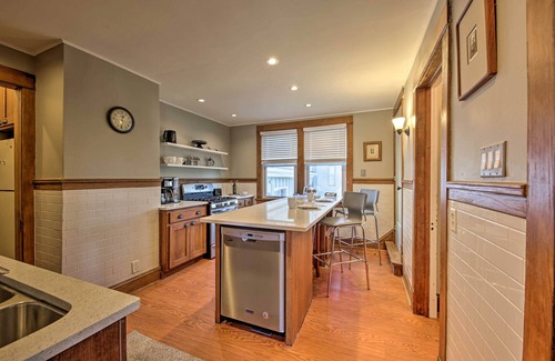 Sheboygan Casa | ¡NUEVO! Casa que admite mascotas <1 mi al lago Michigan!