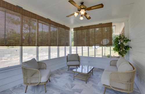Slocomb Casa | Pet-Friendly Slocomb Vacation Rental with Sunroom!