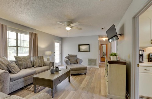 Slocomb Casa | Pet-Friendly Slocomb Vacation Rental with Sunroom!
