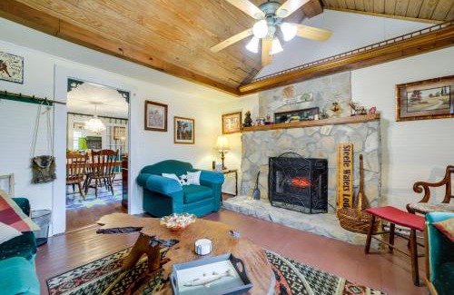 Clyde Casa | Pet-Friendly Smoky Mountain Getaway with Fire Pit!