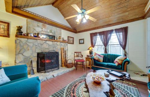 Clyde Casa | Pet-Friendly Smoky Mountain Getaway with Fire Pit!