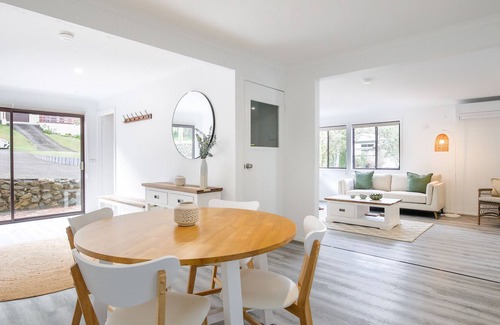 Long Beach Casa | Pet Friendly Spacious Family House Near the Beach