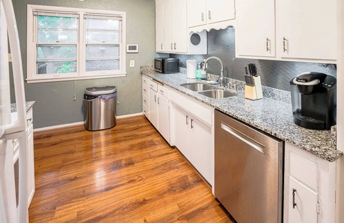 Highland Casa | Pet-Friendly St Paul Home: Fireplace & Office Area