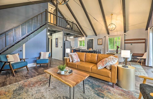 Canadian Lakes Cabina | Pet-Friendly Stanwood Sanctuary w/ Fire Pit!