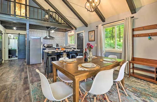 Canadian Lakes Cabina | Pet-Friendly Stanwood Sanctuary w/ Fire Pit!