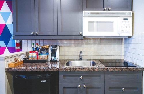 Village North Apartamento | Boutique Pet-Friendly Studio + Jacuzzi compartido al aire libre | Acceso gratuito al servicio de traslado de esquí