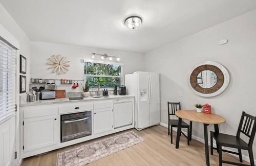 Mandarin Casa | Pet Friendly Studio with Tons of 5 Star Reviews