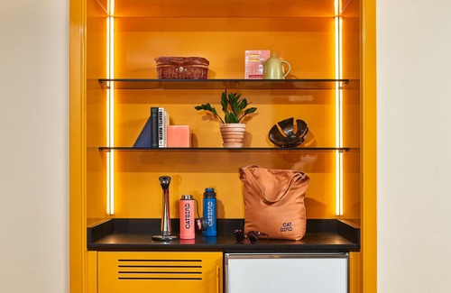 River North Art District Apartamento | Pet Friendly + Suite | Rooftop Hot Tub & Bar