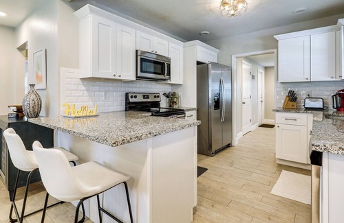 Riverside Heights Casa | Pet-Friendly Tampa Vacation Home w/ Central A/C!