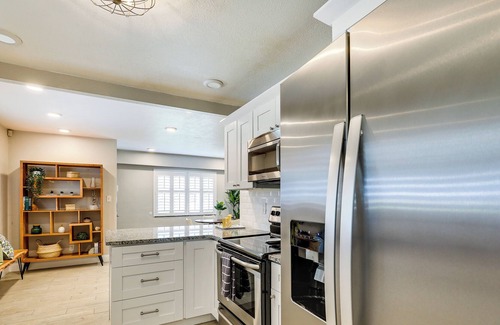 Riverside Heights Casa | Pet-Friendly Tampa Vacation Home w/ Central A/C!