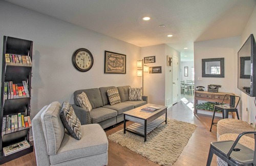 Barths Casa | Pet-Friendly Townhome w/ Hot Tub, 5 Mi to LoDo!