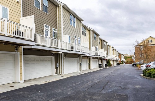 Richmond Casa | Pet-friendly Townhouse in the center of Short Pump