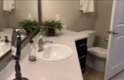Umstead Apartamento | Pet friendly, Upscale gated community. Free parking., Fast Wi-Fi-336-707-7146