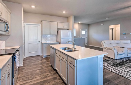 Grimes Casa | Pet-Friendly Urbandale Home 16 Mi to Capitol!