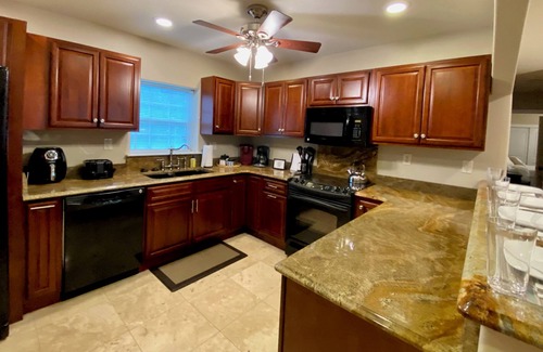 Fort Walton Beach Casa | Pet-Friendly 3BR Home, Sleeps 8 – Near Beaches & Destin - Emerald Sand Dollar