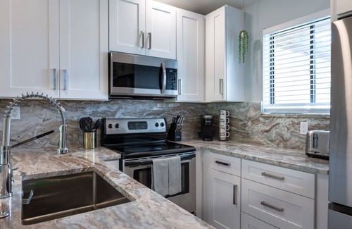 Hunt Club Cabaña | PET FRIENDLY Brand New cottage with great rates! Book now - it won’t last