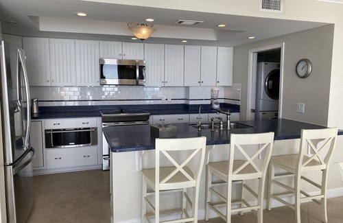 West Panama City Beach Condominio | ¡Nuevo en el programa! Frente al Golfo ~ ¡Vista despejada desde todas las habitaciones!