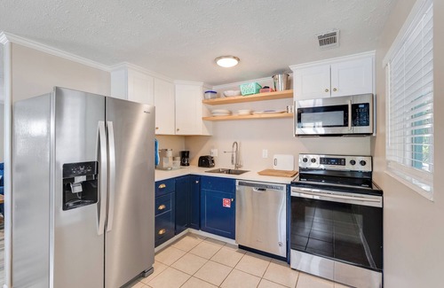 Bid-a-wee Beach Casa | Pet Friendly Beach Cottage - Walk to the Beach Gated Access - Fenced in Yard - Bidawee