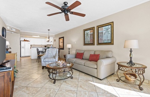 Thomas Drive Condominio | PET FRIENDLY! Stay Right on the Beach! - PW402