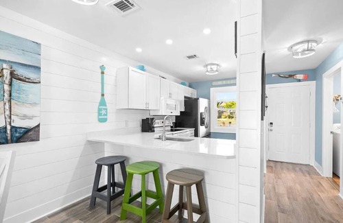 Bel Air Casa | Pet Friendly Townhome W/ Free WiFi and Parking
