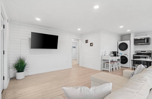 Gulf Lagoon Beach Apartamento | Pet Friendly! Hot Tub! Sleeps Six!