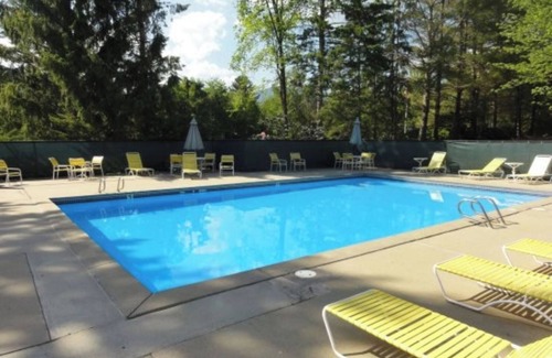 Waterville Valley Condominio | Pet Friendly Cozy Condo in Family Friendly Waterville Valley Resort (WHB13V)