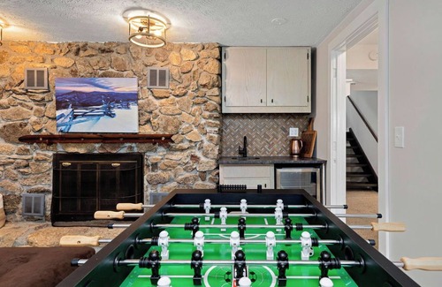 Wintergreen Casa | ski in/out hot-tub, Sauna, dog friendly, all amenities included, walk to slopes.