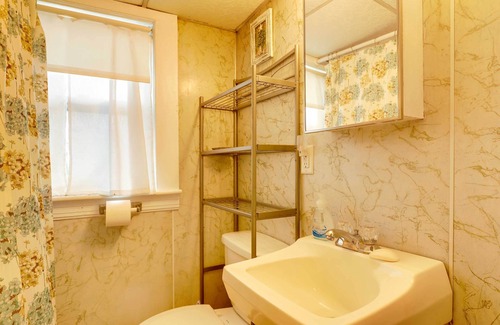 Salisbury Cabaña | Pet-Friendly Vacation Rental in the Salisbury Area