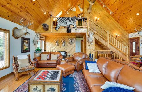 Vienna Casa | Pet-Friendly Vienna Cabin with Screened-In Porch!