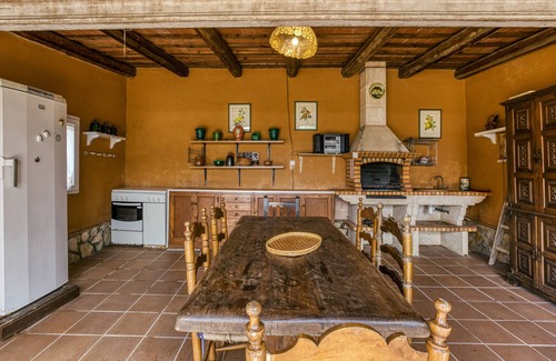 Begur Villa | "Villa Casa Dolores Style Catalan" con vistas a la montaña, piscina y Wi-Fi; mascotas permitidas