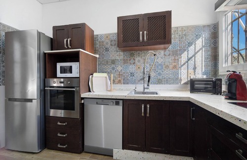 Chipiona Casa | Villa 'Pastrana' con piscina y Wi-Fi que admite mascotas