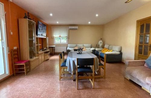 El Vendrell Casa | Pet-Friendly Villa with Pool