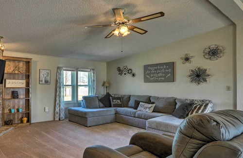 Wa Keeney Casa | Pet-Friendly WaKeeney Home w/ Game Room & Grill!
