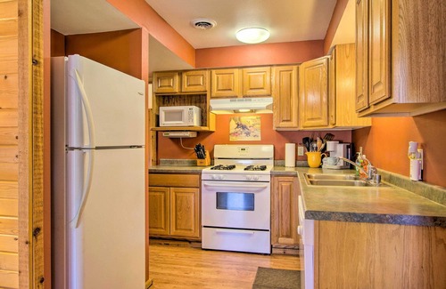 Warrens Cabina | Pet-Friendly Warrens Cabin w/ Fire Pit!