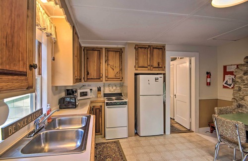 Wakefield Cabaña | Pet-Friendly Waterfront Cottage: On-Site Bunkhouse