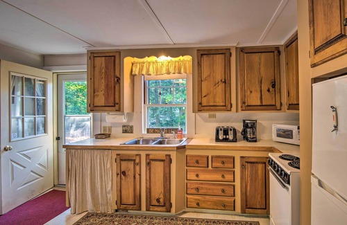Wakefield Cabaña | Pet-Friendly Waterfront Cottage: On-Site Bunkhouse