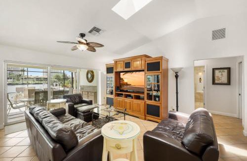 Marco Island Casa | Pet-friendly waterfront home steps to beach/pool