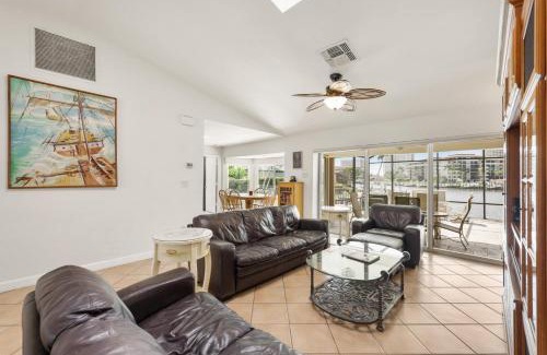 Marco Island Casa | Pet-friendly waterfront home steps to beach/pool