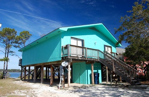 Gulf Shores Casa | Pet Friendly Waterfront Andrews Cottage
