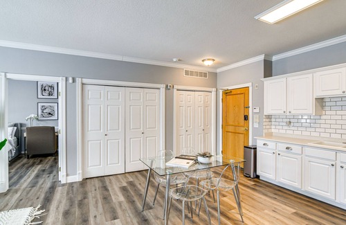 Waukee Condominio | Pet-Friendly Waukee Condo: 14 Mi to Des Moines!
