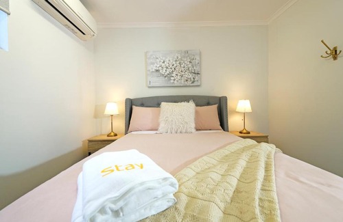Ringwood Casa | Pet Friendly Well-appointed 3BM Retreat Parking Netflix