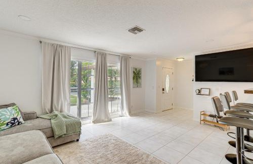 Echo Lake Casa | Pet-Friendly West Palm Beach Home with Pool!