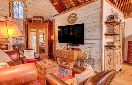 Wimberley Casa | Pet-Friendly Wimberley Cabin with Fire Pit and Hot Tub