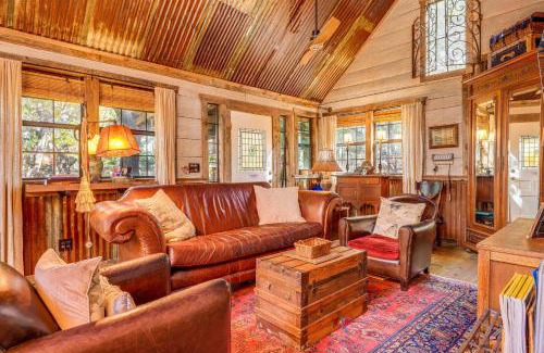 Wimberley Casa | Pet-Friendly Wimberley Cabin with Fire Pit and Hot Tub